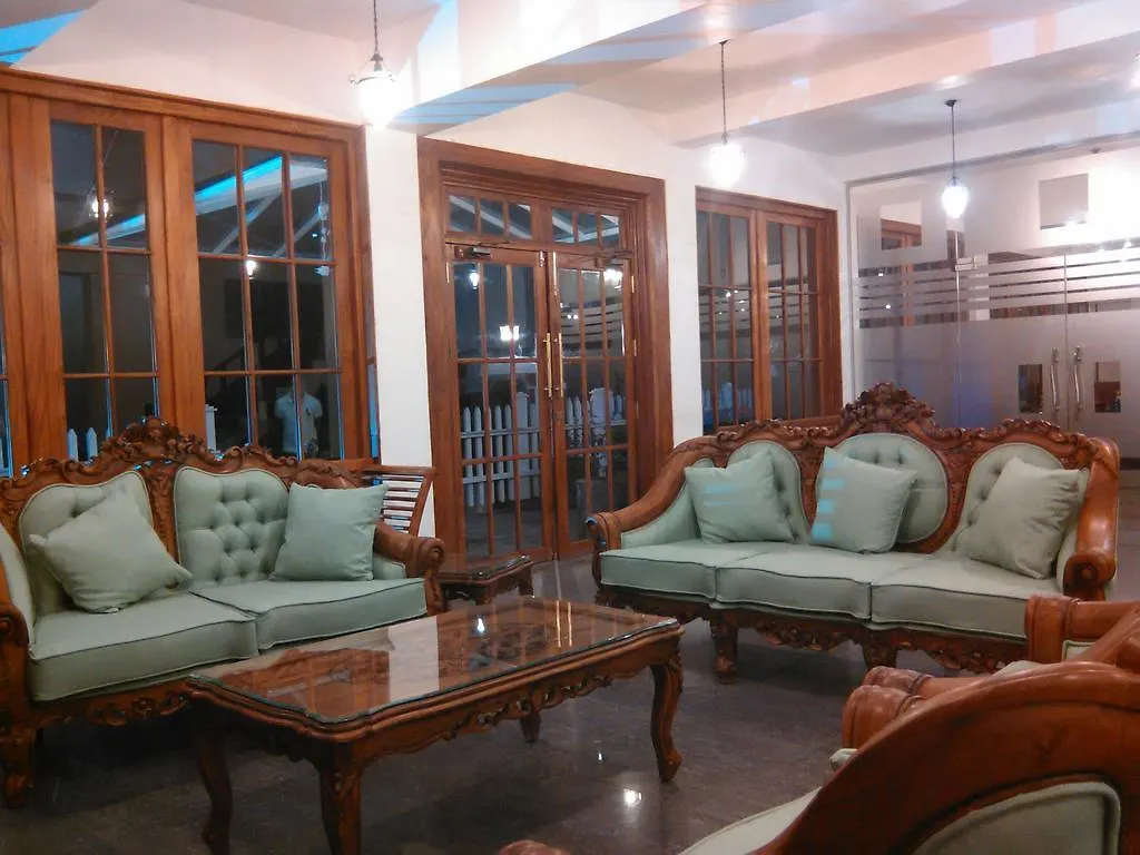 Royal Hills Nuwara Eliya Hotel 3*,