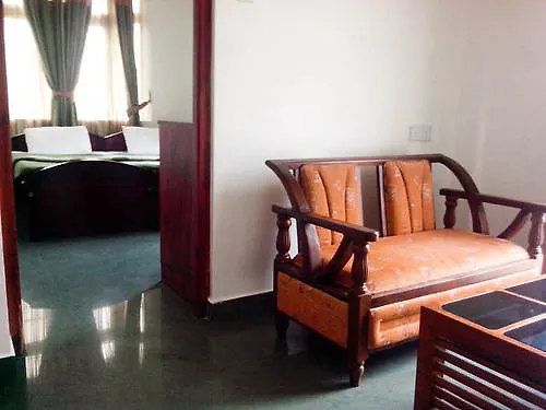 Royal Hills Nuwara Eliya Hotel 3*,