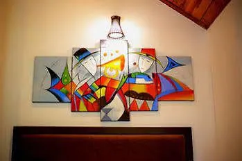 فندق Royal Hills نوفارا إيلِيا