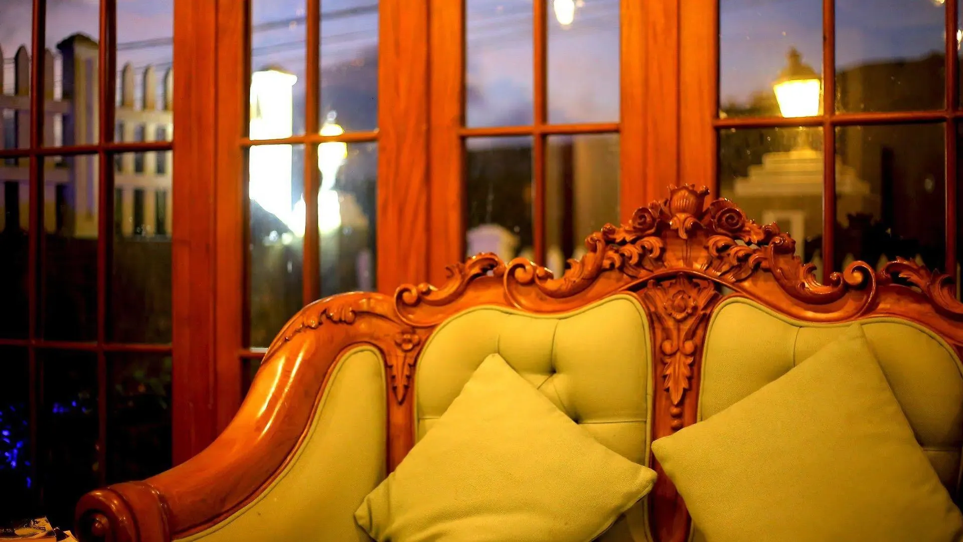 فندق Royal Hills نوفارا إيلِيا